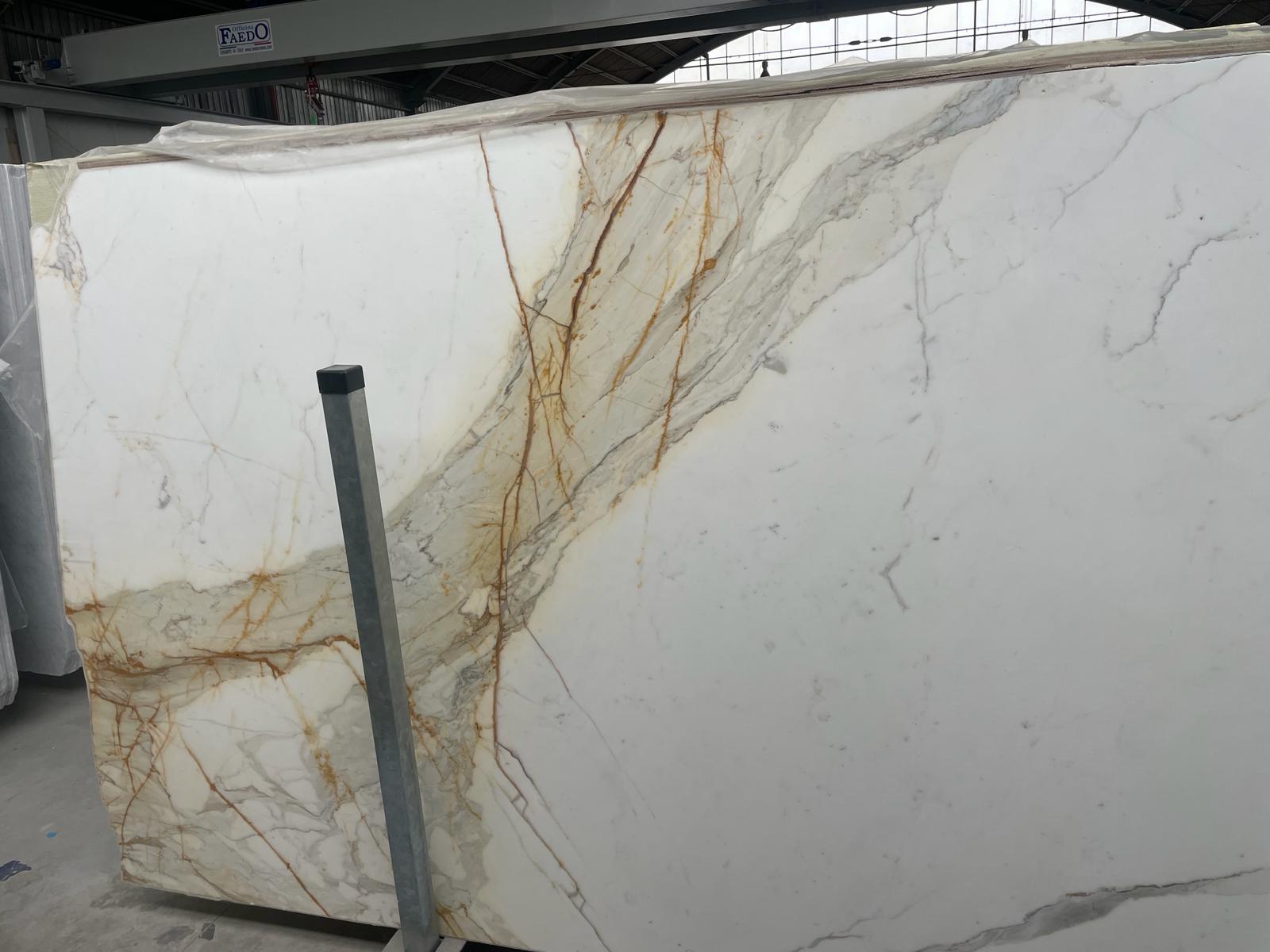 Calacatta gold