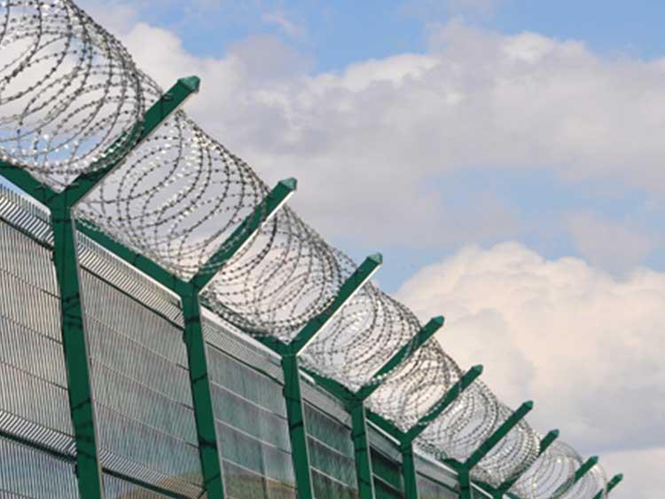 Barbed and razor wires