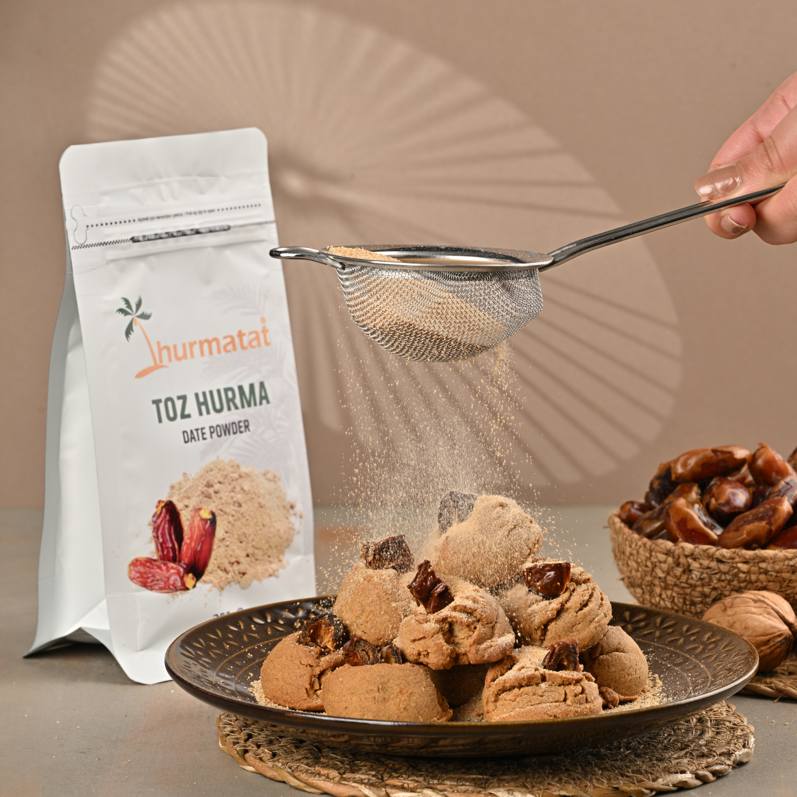 With natural Date Molasses for delicious and enjoyable recipes